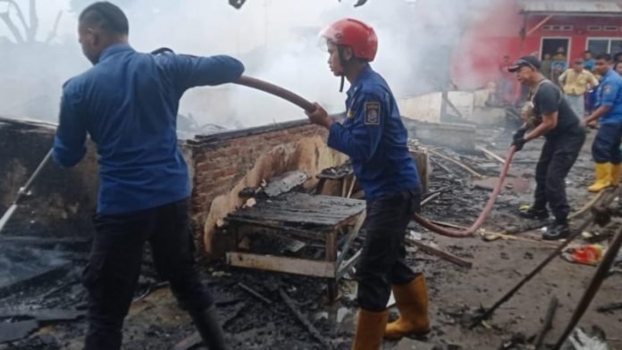 2 Rumah Kontrakan dan 1 Sepeda Motor Ludes Terbakar di Tanjungmorawa