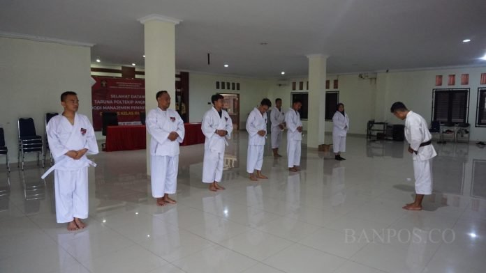 Ciaaat! Penuh Semangat, Pegawai Lapas Cilegon Latihan Bela Diri Kempo