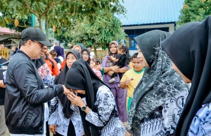 Hari Guru, Bupati Zahir Mendadak Datangi SD Taman Siswa Suka Ramai