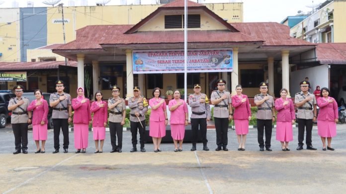 Kapolres Siantar Pimpin Upacara Sertijab Kabag Ops dan Tiga Kasat