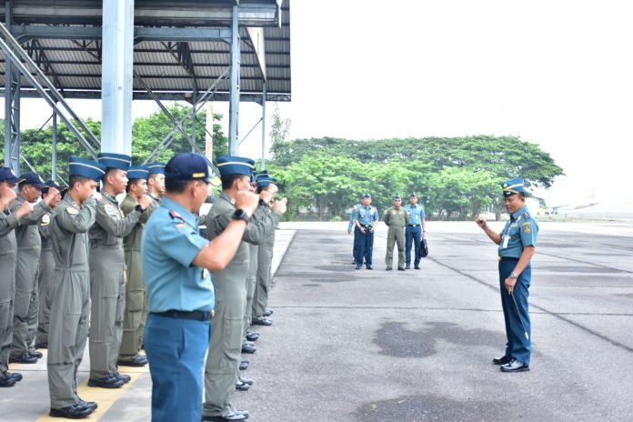 Komandan Puspenerbal Lepas Keberangkatan RaLF Untuk Tampil di  HUT Armada
