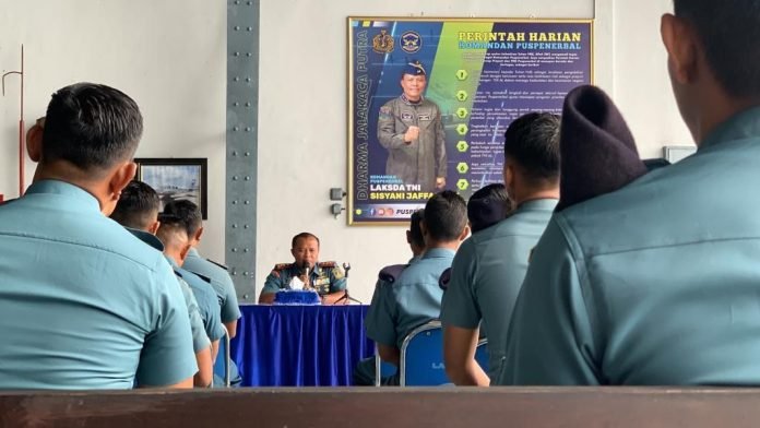 Makan Siang Bersama, Sarana Tingkatkan Kedekatan Komandan dengan Anak Buah