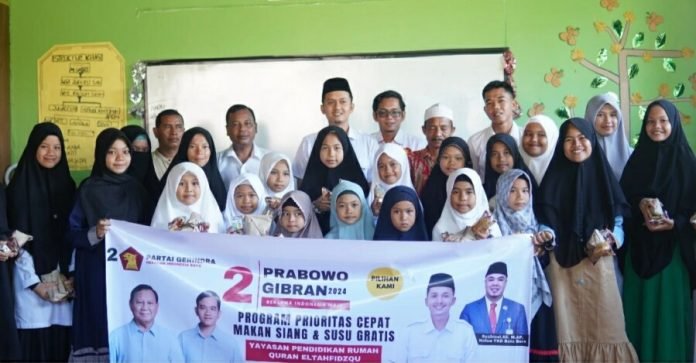 Muhammad Ridwan, Caleg Gerindra Perkenalkan Program Prabowo - Gibran Makan Siang dan Minum Susu Bagi Anak Sekolah