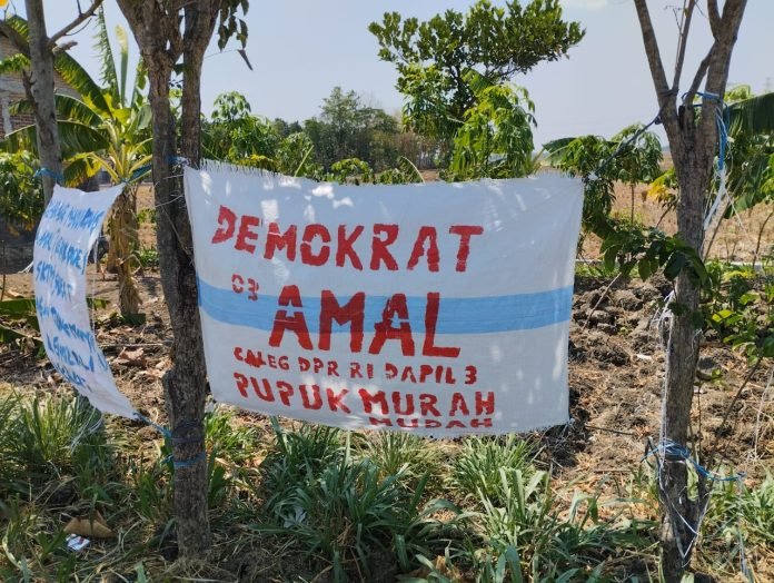 Pemuda Desa Suka Rela Siapkan APK dari Karung Bekas Untuk Dukung Amal Alghozali