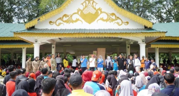 Peringati HUT Korpri ke-52, Pemkab Langkat Gerak Jalan Santai