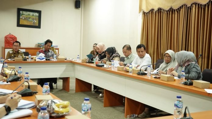 Pj Bupati Bersama Bapemperda DPRD Bahas Propemperda Kabupaten Bekasi TA 2024