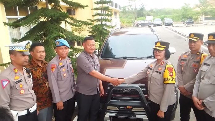 Polres PALI Limpahkan Barang Bukti Mobil Hasil Tindak Pidana Ke Polretabes Palembang