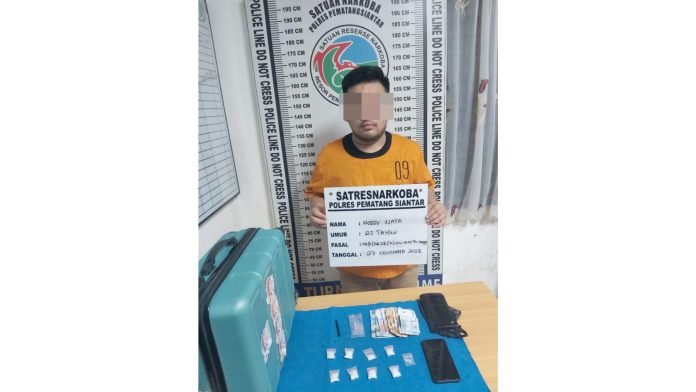 Polres Siantar Tangkap Pemuda Kampung Banjar Jual Narkoba Dan Shabu Polres Siantar Tangkap Pemuda Kampung Banjar Jual Narkoba Dan Shabu 23,07 Gram Disita