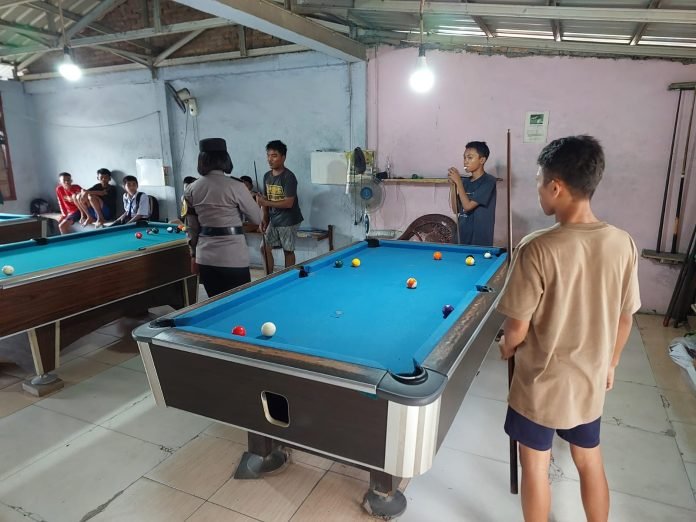 Sat Binmas Polres Pematang Sambang Dialogis Kepada Komunitas Bola Billiar