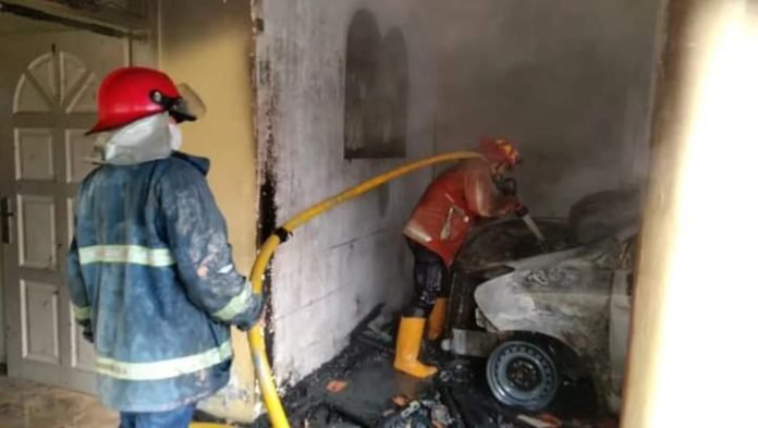 1 Rumah Terbakar di Jalan Laut Cimba, Honda Matic dan Avaza Ludes