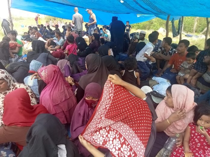 152 Pengungsi Rohingya Terdampar Di Pantai Desa Karang Gading