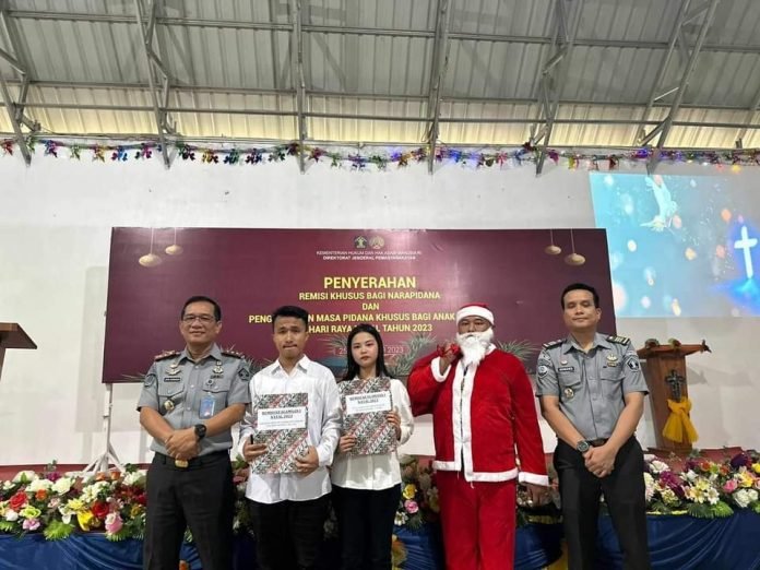 301 Narapidana beragama Kristen di Lapas Kelas II A Pematang Siantar mendapatkan Remisi Khusus Hari Raya Natal Tahun 2023, sebanyak 3 orang diantaranya langsung bebas