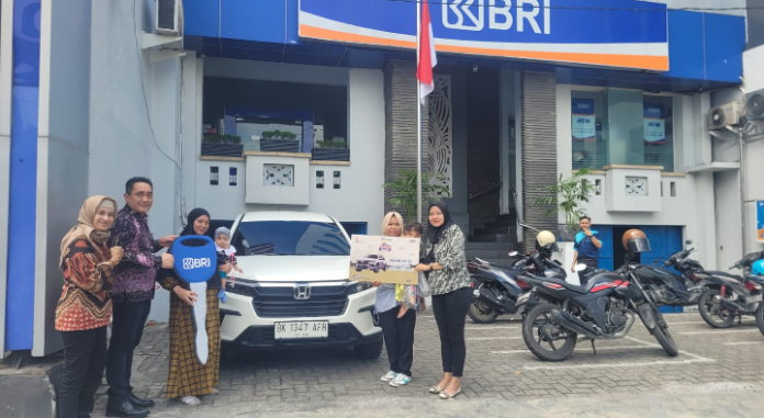 BRI BO Medan Thamrin Berikan Hadiah Utama Kepada Pemenang Periode I Tahun 2023