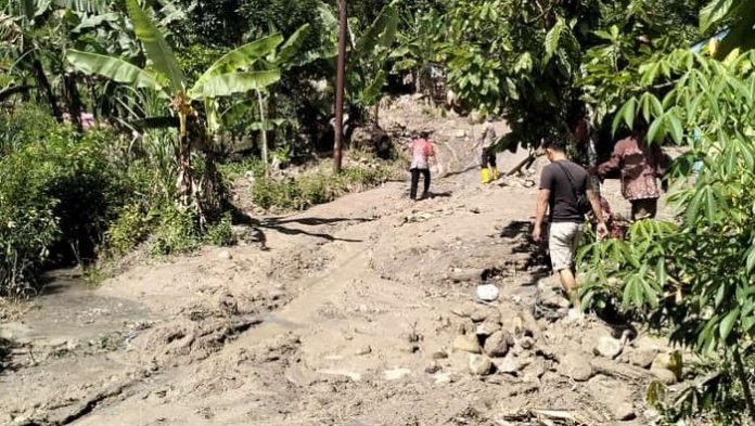 Banjir Bandang Terjang Pemukiman di Taput, 7 Rumah Rusak-Warga Diungsikan