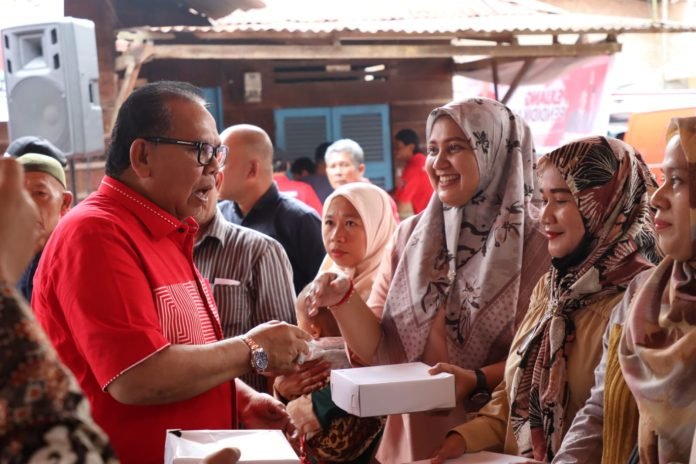 Baskami Ginting Ajak Emak-emak Ramaikan TPS Baskami Ginting Ajak Emak-emak Ramaikan TPS