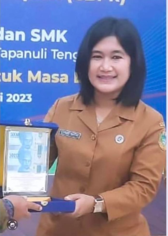 Beredar Issu Pungli Para Guru-guru SMA dan SMK di Sibolga-Tapteng.  Kacabdis, N Br Sinaga ; Issu Itu Tidak Benar.