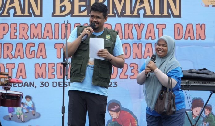 Buat Kuis Saat Buka “Medan Bermain”, Bobby Nasution Beri Hadiah Sepeda Listrik