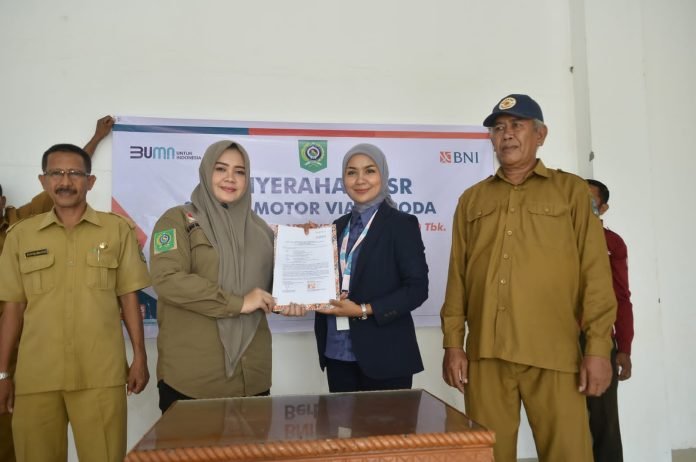 Bupati Bima terima Dua Unit Motor Pengangkut Sampah Dari CSR BNI 46 Cabang Bima