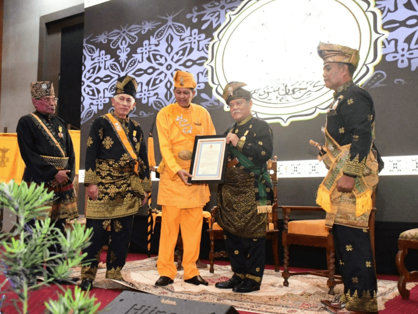 Bupati Deliserdang M Ali Yusuf Siregar Diberi Gelar Kehormatan Kesultanan Datuk Sri Utama Paramudya Diraja