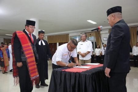 Bupati Lantik Pejabat Pengawas, Kepala Sekolah dan Direktur BUMD di Lingkungan Pemkab Taput