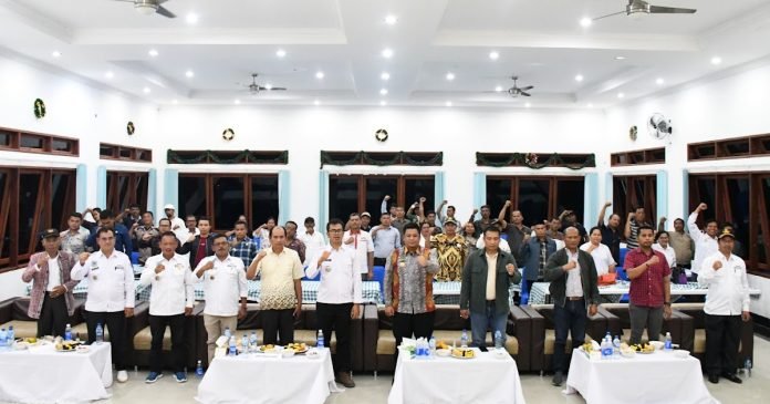 Bupati Samosir Hadiri Pengukuhan DPC APDESI Kabupaten Samosir Periode 2023-2028