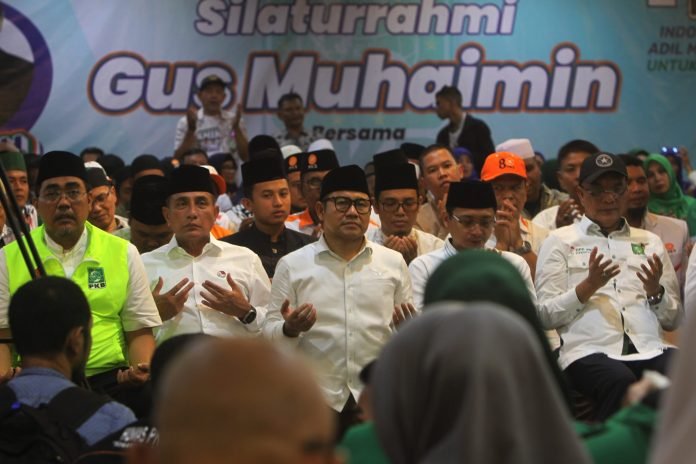 Cak Imin Disambut Warga dan Tokoh Politik di Medan