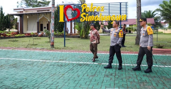 Cek Posko Operasi Mantap Brata Polres Simalungun, Kapolda Sumut Pastikan Aplikasi SOT Presisi Digunakan!