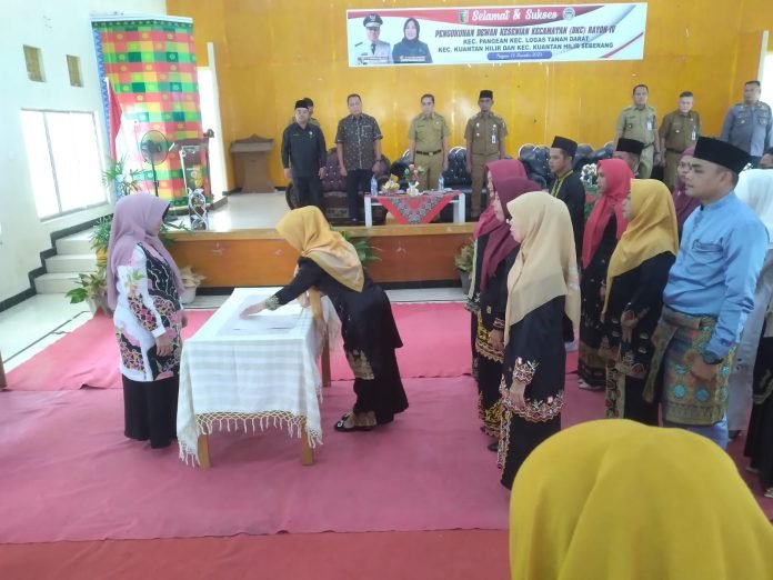 DKC Empat Kecamatan Dikukuhkan, Ini Pesan Yulia Suhardiman Amby