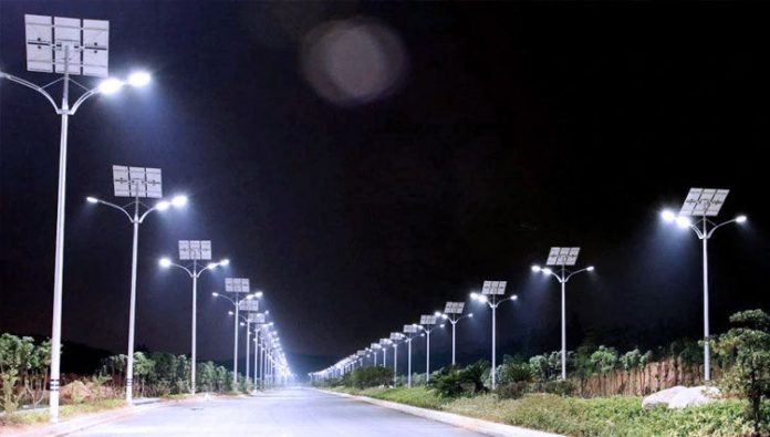 DPR Klaim PJUTS Solusi Penerangan Jalan Tanpa Listrik dari PLN