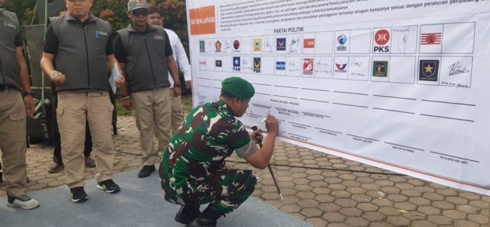 Dandim 0205/TK Letkol Inf Ahmad Afriyan Rangkuti Hadiri Deklarasi Pemilu Damai di Kabupaten Karo