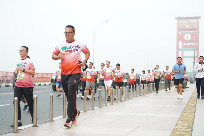 Danlanal Palembang Ikuti Lomba Lari Musi Run 2023 dalam Rangka HUT Kodam II/Sriwijaya