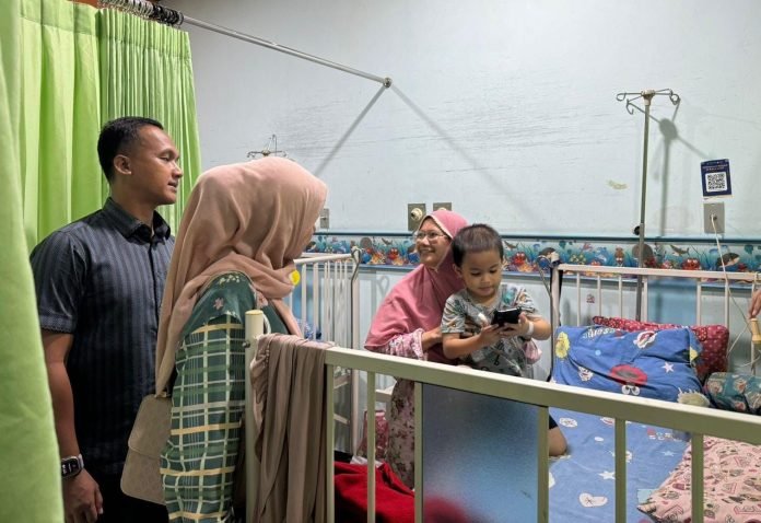 Danyonmarhanlan III Jenguk Keluarga Prajurit di Rumah Sakit