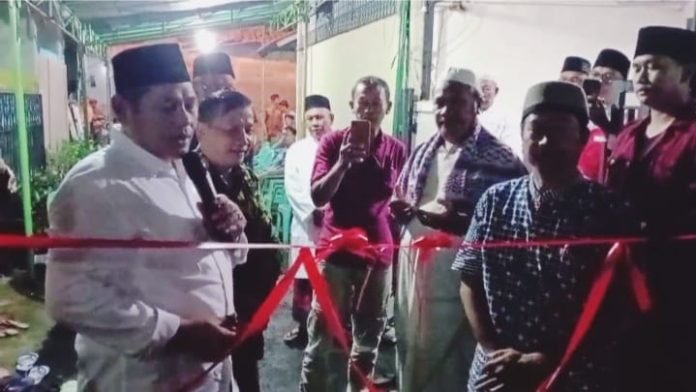 Di Tengah Rintik Hujan, ARH Resmikan Realisasi Pengaspalan Jalan di RW 30 Kabel Mas