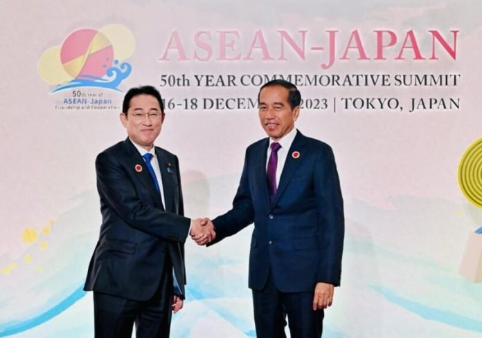 Di Tokyo, Jokowi Hadiri KTT Perayaan 50 Tahun ASEAN-Jepang