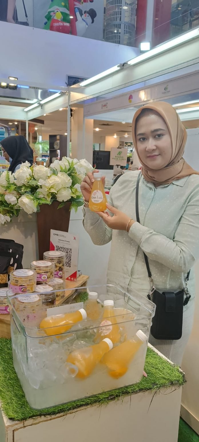 Es Kelapa Jeruk Shaqiqa Kitchen Diminati Pengunjung
