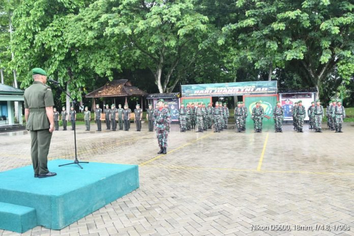 Gelar Upacara Peringatan Hari Juang TNI AD Ta. 2023, Danramil 08/Lau Bacakan Amanat Kasad