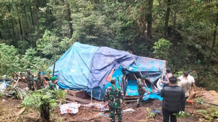 Gubuk narkoba dan judi di sepanjang Jalan Medan-Berastagi, Kecamatan Sibolangit Kabupaten Deliserdang.