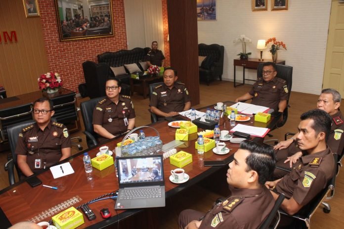 Himpitan Ekonomi, Kejati Sumut Hentikan Perkara 2 Tersangka Pencuri Brondolan Sawit