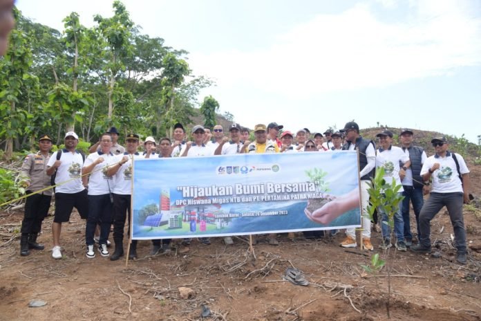 Hiswana Migas NTB dan Pertamina Tanam 1.700 Bibit Pohon, Hijaukan Kawasan Hutan Produksi di Lombok Barat