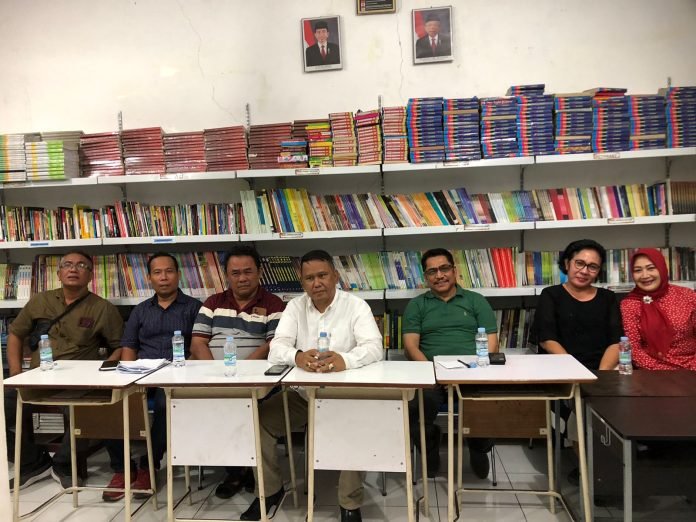 Alumni Puji Perkembangan Pesat SMA Negeri 8 Medan Ditangan Kepsek Rosmaida