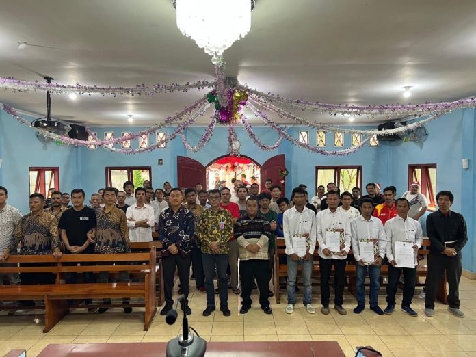 KALAPAS NARKOTIKA KELAS IIA PEMATANGSIANTAR SERAHKAN SK REMISI KEPADA DELAPAN PULUH LIMA WBP