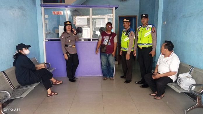 Kasat Binmas Polres Pematang Siantar Monitoring Arus Mudik Nataru