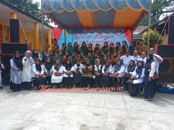 Kadisdik Palas Hadiri Gelar Karya P5 Sekolah Penggerak SDN 0102 Sibuhuan