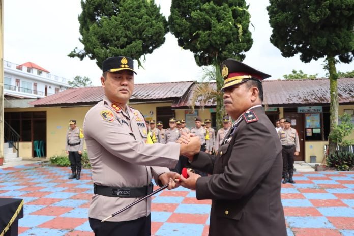 Kapolres taput pimpin upacara pelantikan kapolsek pangaribuan dan pelepasan 2 pejabat purna bhakti