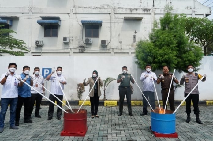 Kejari Tebingtinggi Musnahkan Barang Bukti Dari 52 Perkara