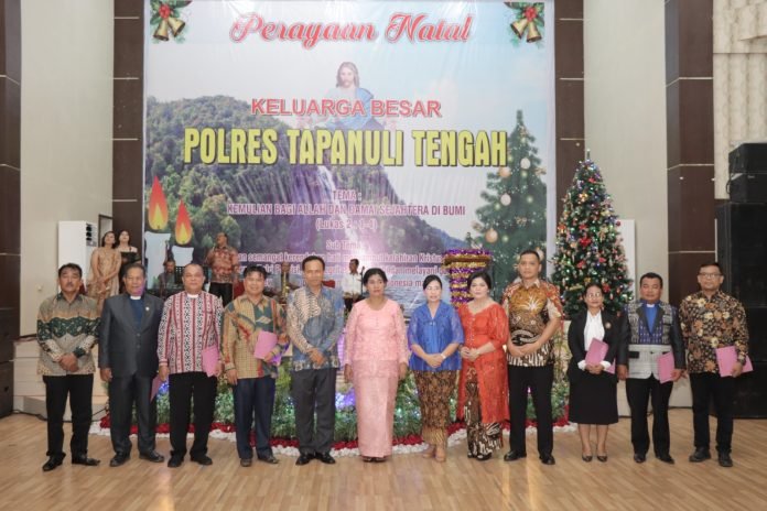 Keluarga Besar Polres Tapteng Rayakan Natal Bersama Wartawan