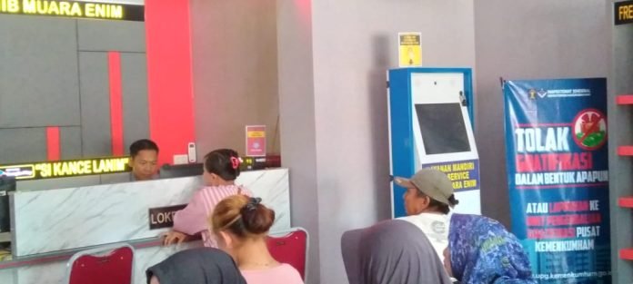 “Komitmen Terjaga: Layanan Kunjungan Tetap Berjalan di Lapas Muara Enim Saat Cuti Bersama”