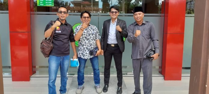LSM Lingkungan Hidup Ancam Akan PTUN SK Subjek Hukum Dalam Kawasn Hutan Jika Tidak Sesuai Dengan Aturan