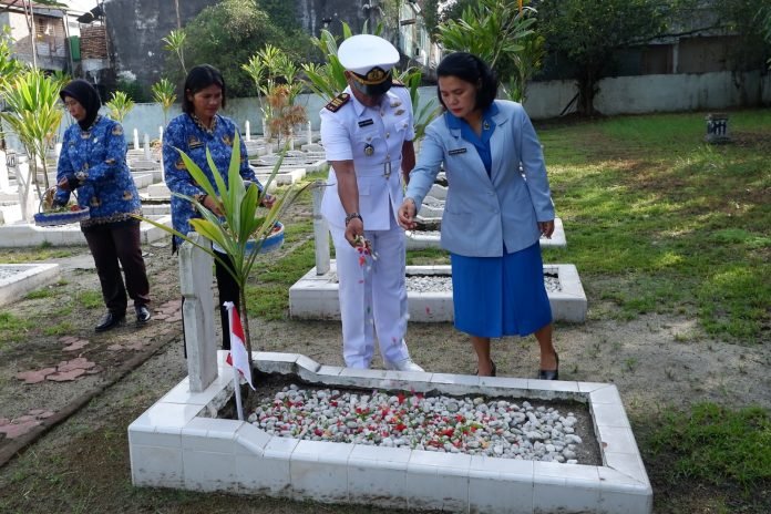 Lanal TBA Laksanakan Ziarah Sambut Peringatan Hari Armada RI Tahun 2023