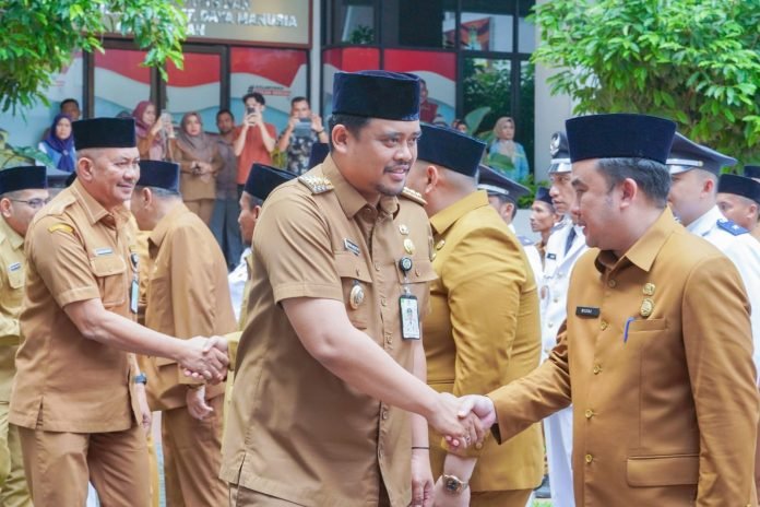 Lantik 130 Pejabat Administrator dan Pengawas, Bobby Nasution: Jangan Sampai Masyarakat tak Kenal Camat dan Lurahnya